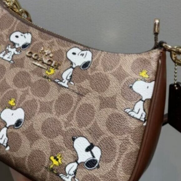 NWT Coach X Peanuts Teri Shoulder Bag In Signature Canvas With Snoopy Print - Picture 4 of 6